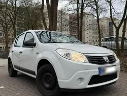Weiß Gebraucht 2009 Dacia Sandero Kleinwagen | 1.400 € (Fairer Preis)