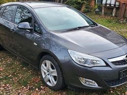 Grau Gebraucht 2011 Opel Astra Selection Limousine | 5.690 € (Teuer)