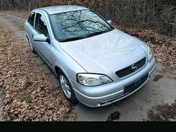 Silber Gebraucht 2002 Opel Astra Kleinwagen | 2.999 € (Teuer)