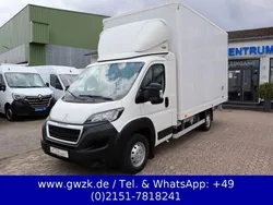 Weiss Gebraucht 2018 Peugeot Boxer Van | 17.950 €