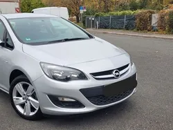 Silber Gebraucht 2013 Opel Astra Edition Limousine | 5.600 € (Fairer Preis)