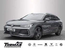 Diabasgrau metallic Gebraucht 2024 VW Passat R-line Kombi | 55.980 €