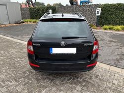 Schwarz Gebraucht 2016 Skoda Octavia Style Kombi | 11.900 € (Guter Preis)