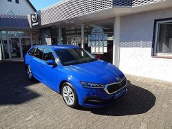 Blau Gebraucht 2022 Skoda Octavia Ambition Kombi | 21.990 € (Superpreis)