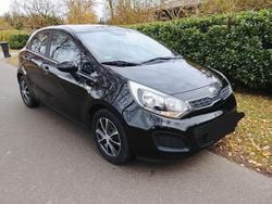 Schwarz Gebraucht 2015 Kia Rio Spirit Limousine | 5.499 € (Guter Preis)