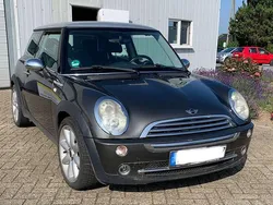 Grau Gebraucht 2006 Mini Cooper Kleinwagen | 1.750 € (Fairer Preis)