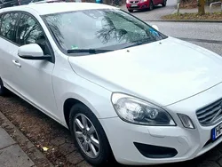 Weiß Gebraucht 2011 Volvo V60 Kombi | 9.000 € (Fairer Preis)