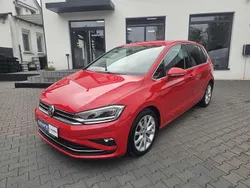 Rot Gebraucht 2018 VW Golf Sportsvan Highline Van / Kleinbus | 17.990 € (Etwas zu teuer)