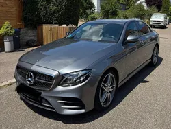 Grau Gebraucht 2018 Mercedes E350 AMG line Limousine | 28.700 € (Fairer Preis)
