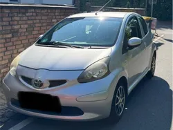 Silber Gebraucht 2008 Toyota Aygo Kleinwagen | 1.300 € (Fairer Preis)