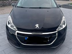 Schwarz Gebraucht 2016 Peugeot 208 Active Kleinwagen | 5.850 € (Fairer Preis)