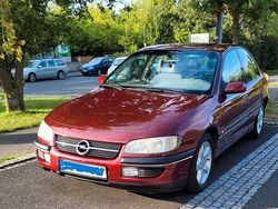 Rot Gebraucht 1994 Opel Omega Limousine | 1.599 €