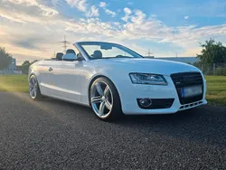 Weiß Gebraucht 2010 Audi A5 Cabriolet Comfort Cabrio | 12.799 € (Teuer)