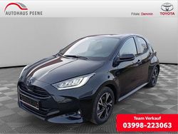 Schwarz Neu 2025 Toyota Yaris Hybrid Limousine | 27.800 € (Etwas zu teuer)