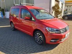 Rot Gebraucht 2018 VW Caddy Join Van / Kleinbus | 26.380 €