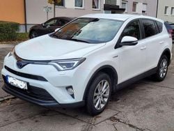 Weiß Gebraucht 2018 Toyota RAV4 SUV | 19.000 € (Guter Preis)