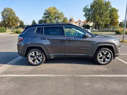 Grau Gebraucht 2020 Jeep Compass Limited SUV | 19.990 € (Fairer Preis)