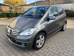 Grau Gebraucht 2011 Mercedes A200 Avantgarde Limousine | 6.490 € (Fairer Preis)