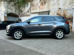 Grau Gebraucht 2020 Hyundai Tucson Trend SUV | 16.900 € (Guter Preis)