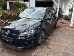 Schwarz Gebraucht 2015 VW Golf VII Sound Limousine | 12.499 € (Guter Preis)