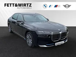 Saphirschwarz metallic Gebraucht 2024 BMW i7 Limousine | 83.800 € (Superpreis)
