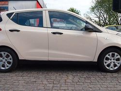 Beige Gebraucht 2014 Hyundai i10 Classic Kleinwagen | 4.800 € (Fairer Preis)