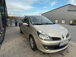 Gold Gebraucht 2006 Renault Clio II Kleinwagen | 2.600 € (Fairer Preis)