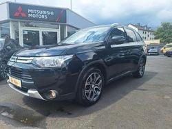 Schwarz Gebraucht 2015 Mitsubishi Outlander Top SUV | 11.990 € (Fairer Preis)