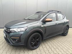 Zedergrünmetallic Neu 2025 Dacia Sandero Extreme Kleinwagen | 19.775 € (Etwas zu teuer)