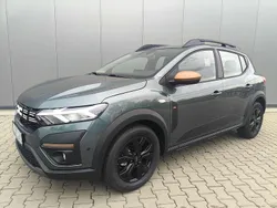 Zedergrünmetallic Neu 2025 Dacia Sandero Extreme Kleinwagen | 19.775 € (Etwas zu teuer)