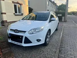 Weiß Gebraucht 2012 Ford Focus Kombi | 3.500 € (Fairer Preis)