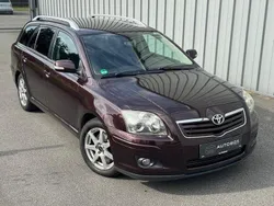 Maroon Gebraucht 2008 Toyota Avensis Travel Kombi | 3.499 € (Etwas zu teuer)