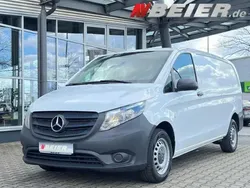 Weiß (arktikweiss) Gebraucht 2022 Mercedes Vito Van / Kleinbus | 19.266 € (Superpreis)