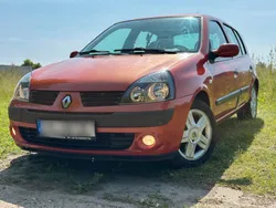 Orange Gebraucht 2004 Renault Clio II Kleinwagen | 2.000 € (Fairer Preis)