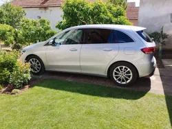 Silber Gebraucht 2019 Mercedes B200 Van / Kleinbus | 19.999 € (Guter Preis)