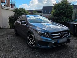 Grau Gebraucht 2015 Mercedes GLA220 AMG line SUV | 18.900 € (Fairer Preis)