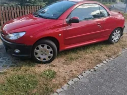 Rot Gebraucht 2004 Peugeot 206 CC Cabrio | 550 €