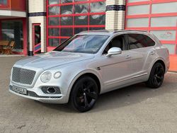 Moonbeam silver metallic Gebraucht 2017 Bentley Bentayga Mulliner SUV | 123.950 €