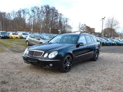Melanitschwarz metallic Gebraucht 2006 Mercedes E350 Kombi | 2.280 €
