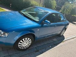 Blau Gebraucht 2001 Audi A4 Limousine | 1.400 €