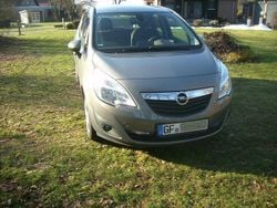 Braun Gebraucht 2010 Opel Meriva Edition Van / Kleinbus | 7.200 €