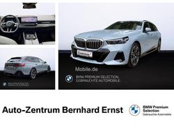 Grau Gebraucht 2024 BMW 520 M Sport Kombi | 52.800 € (Fairer Preis)