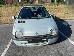 Silber Gebraucht 2003 Renault Twingo Kleinwagen | 800 €