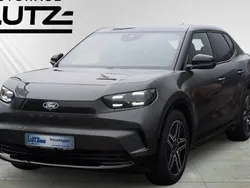 Schwarz Neu 2025 Ford Capri Extended Range SUV | 56.400 €