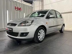 Silber Gebraucht 2006 Ford Fiesta Ghia Kleinwagen | 3.790 € (Etwas zu teuer)