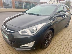 Schwarz Gebraucht 2012 Hyundai i40 Style Kombi | 8.490 € (Etwas zu teuer)