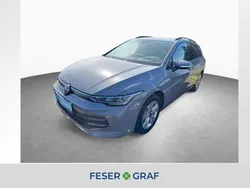 Mondsteingrau Gebraucht 2024 VW Golf VIII Life Kombi | 29.440 € (Fairer Preis)