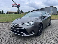 Grau Gebraucht 2018 Toyota Avensis Team Kombi | 16.999 € (Fairer Preis)