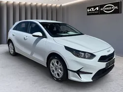 Weiß Neu 2025 Kia Ceed Limousine | 22.950 € (Fairer Preis)