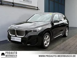 Black sapphire Gebraucht 2023 BMW iX1 M Sport SUV | 42.999 € (Fairer Preis)